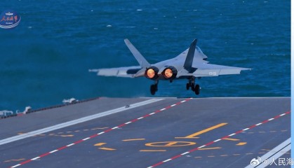 歼-35从福建舰上弹射起飞，解放军向全世界宣告，中国航母顶级战力！
