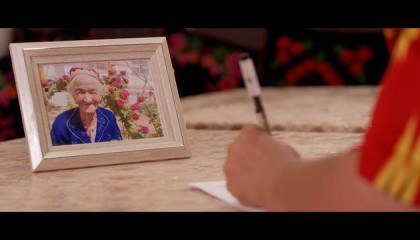 在党的领导下共同创造新疆更加美好的明天