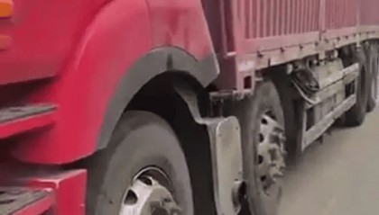 大货车进村被索要5000元过路费,别急着骂村民蛮横