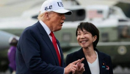 当不成首相了？一夜之间连收三个坏消息，中日这场争端或将结束？高市早苗笑不出来了！