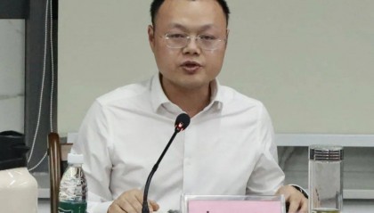 皮小松,被查