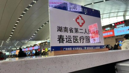 男子在长沙南站心脏骤停晕倒，醒来后第一句话：要赶去上班！