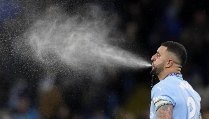 要求队内顶薪!米体:沃克向米兰提出免签+2年半税后600万年薪合同