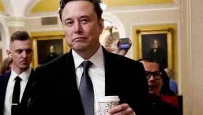 马斯克一刀下去,帮了中国2个大忙,台湾民众开始了抓内鬼行动