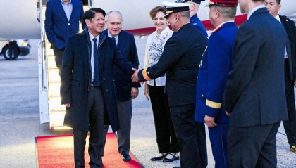 马科斯两手空空回国，临走前特朗普再三叮嘱：必须跟中国搞好关系
