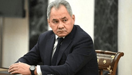 乌克兰在最后一刻失手，俄罗斯国防部长绍伊古捡回一条命，差点被暗杀在父母墓前！