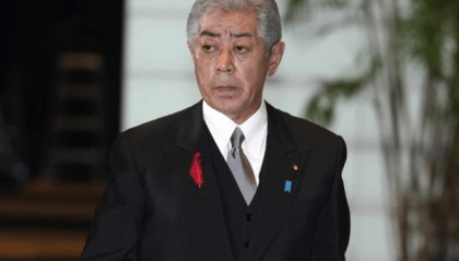 重磅!一架专机抵达北京,中方高规格接待,日外相罕见承认错误