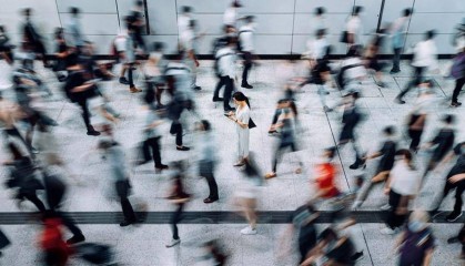 中国人口总量连续三年下降 专家预计2027年跌破14亿