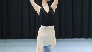 泰国舞者“中西合璧”演绎足尖浪漫