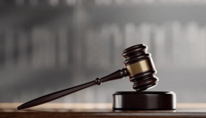 男子因琐事与儿子发生争吵将其刺成重伤，获儿子谅解，一审获刑3年
