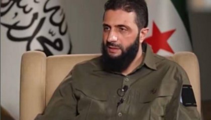 叙利亚又乱了?大批民众涌上街头,朱拉尼面临三大困境