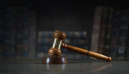 一企业以抓阄决定员工去留，抽中离开的员工被裁员，法院判了