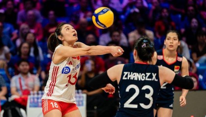惊天大逆转！连场让二追三！世联赛-中国女排3-2美国队