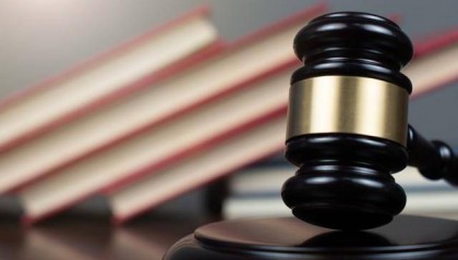 离异女子骗取网友77万元,其中64万元用于打赏网络主播 一审因诈骗罪获刑11年