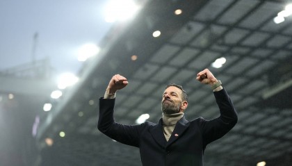 完美卸任？范尼带曼联3胜1平狂轰11球 阿莫林今日与他谈留队