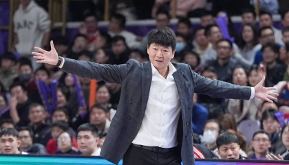 CBA官方：因存在失当行为 山东主帅邱彪停赛2场