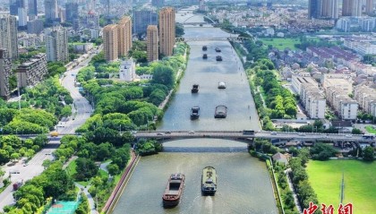 江苏苏州：京杭大运河水位回落 再现输运繁忙景象
