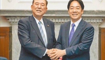 确立台湾省定位！岛内：绣红旗还来得及吗？王毅警告日本别找事