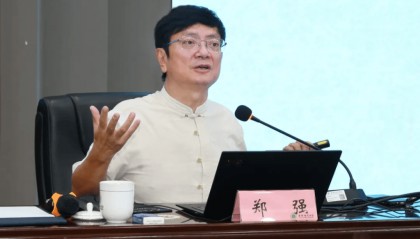 “网红教授”郑强在海南谈地方高校跨越式发展：结构重组与调整是首选路径