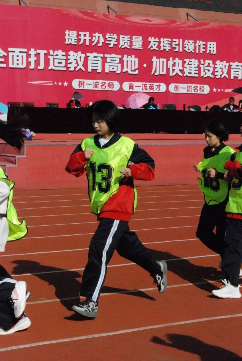 自治区唯一双录取！包头一中这名学生被荣录空军女飞行学员