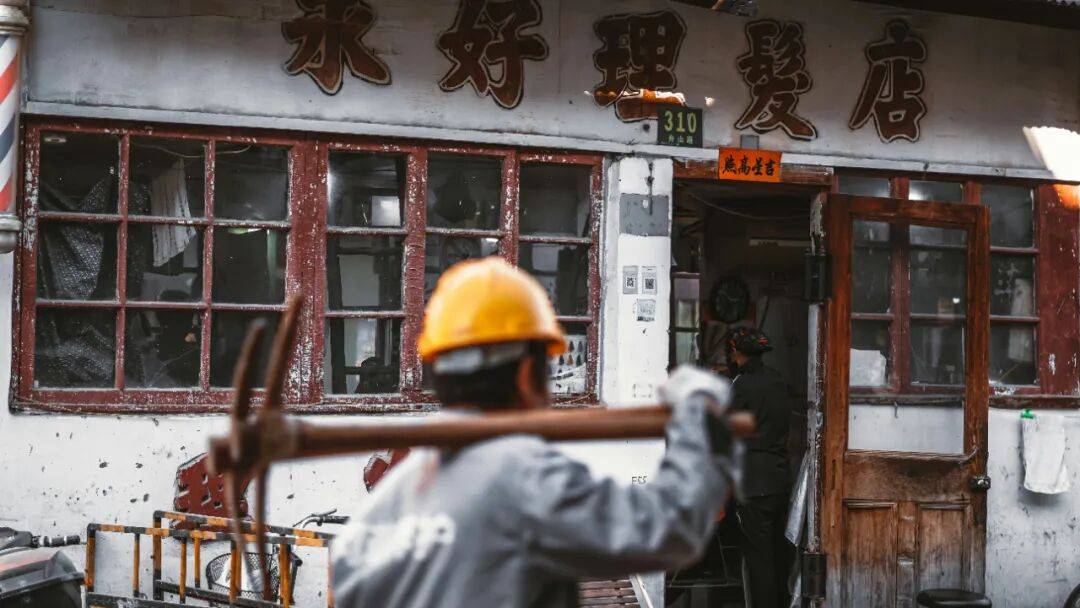 城市打工人，花十几万回村给父母补缴社保