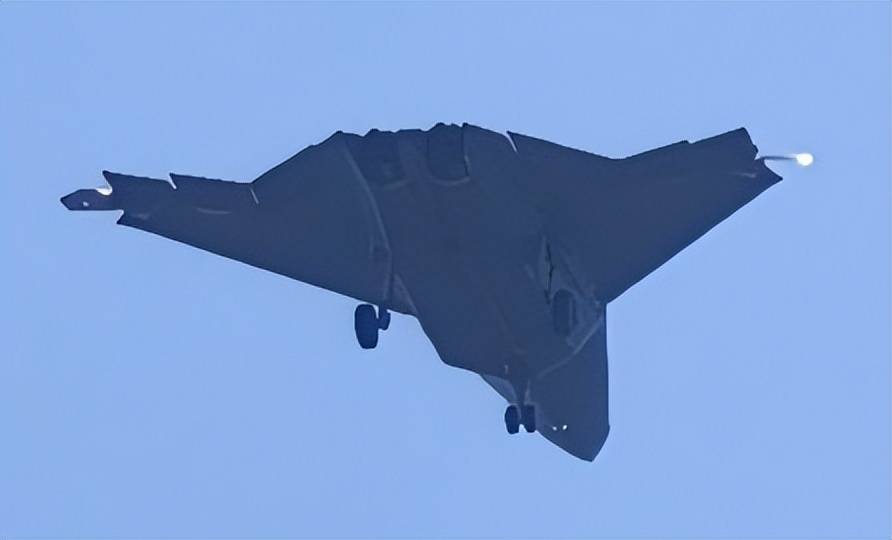 无空速管，疑似第二架歼-50：美国精神胜利法，新六代机东亚决战