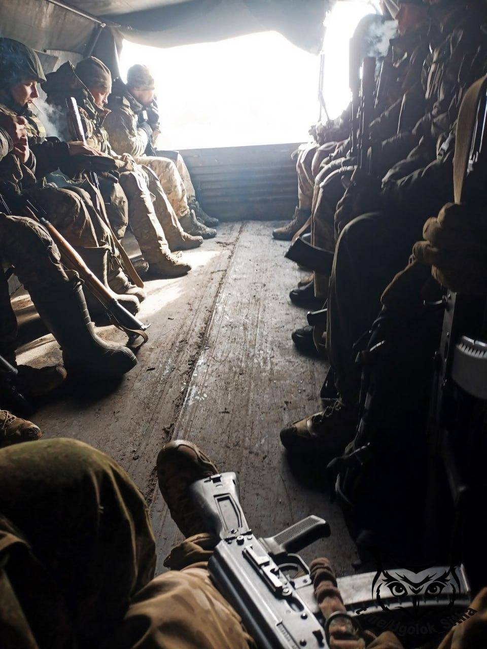 血拼一夜！俄军敢死队冲入赫尔松，远火大开杀戒，乌军机器人参战