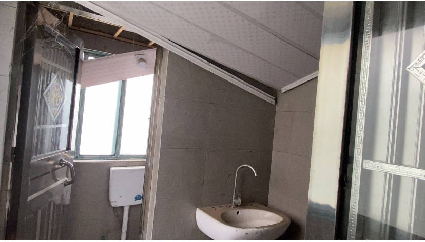 智障老人被撞身亡 葬礼被直播千人送行