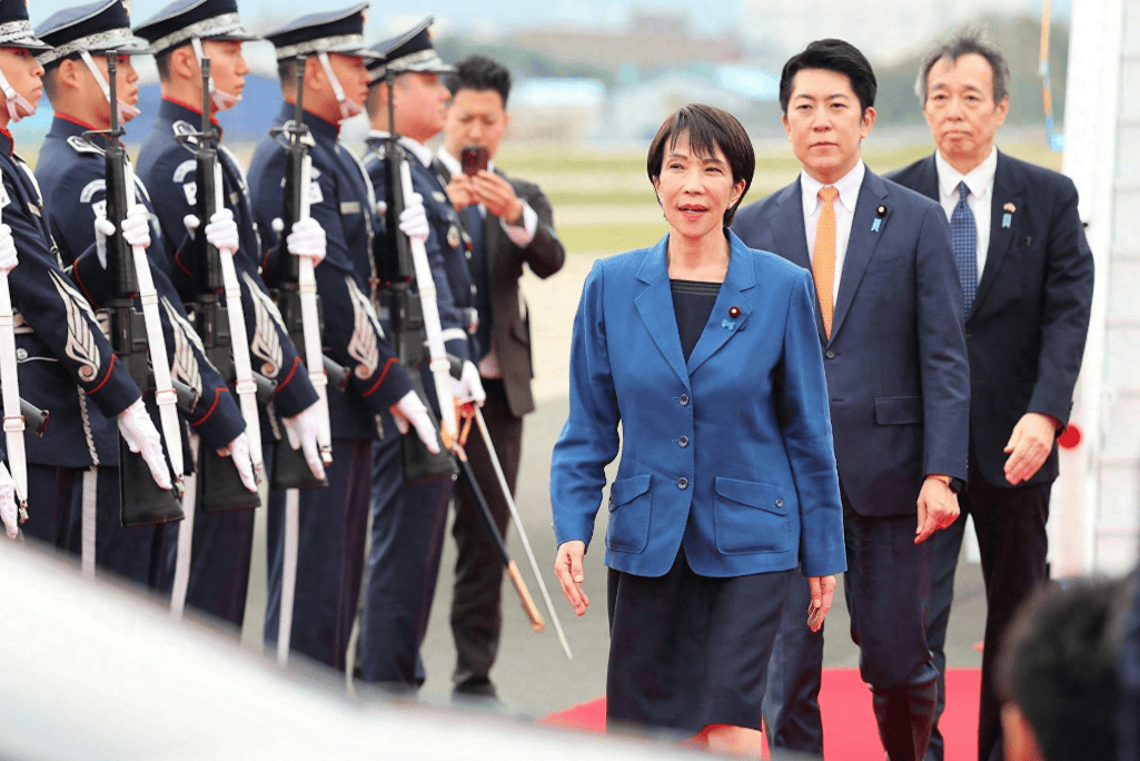 日本通告全球，不会收回涉台言论，中方划下落弹区，禁航72小时！