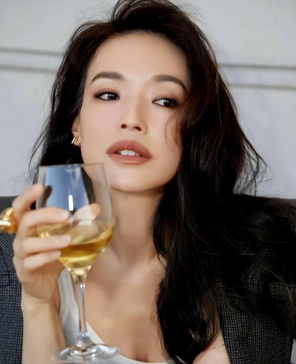 考古 | 舒淇备孕一年后失败!曾深陷原生家庭困境的她现已成为自己的人生大女主