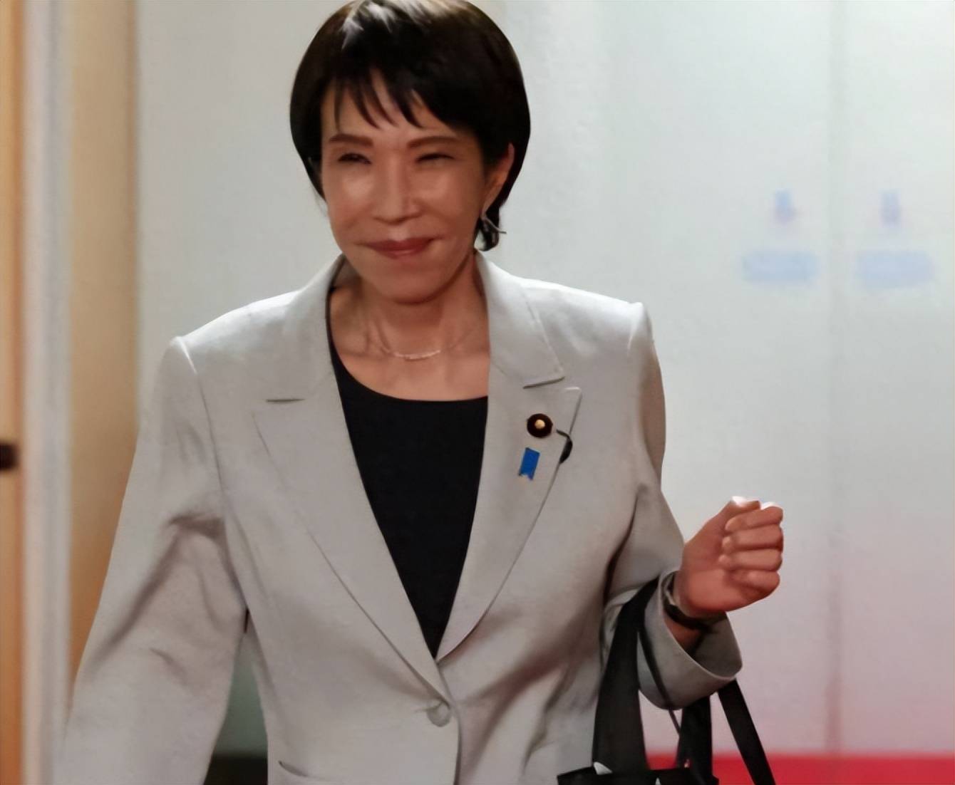 中日是战是和?敌国条款已定,当着全世界的面,王毅送东京一句话,小泉火速亮明最新立场