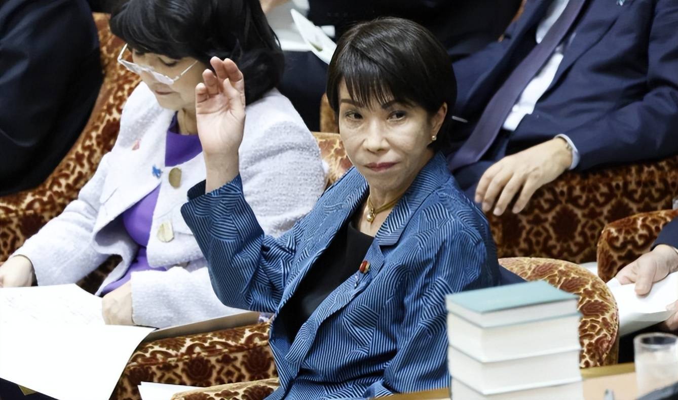 中日是战是和?敌国条款已定,当着全世界的面,王毅送东京一句话,小泉火速亮明最新立场