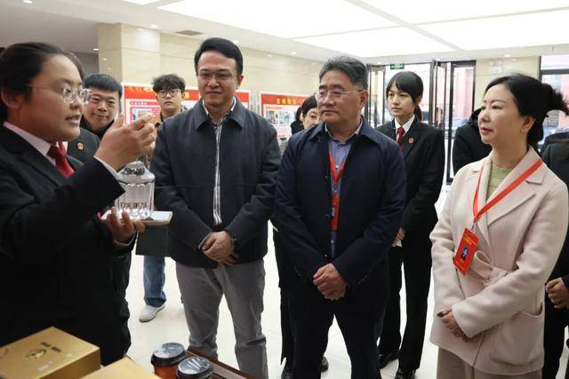 管城区人大常委会视察法院知产审判工作