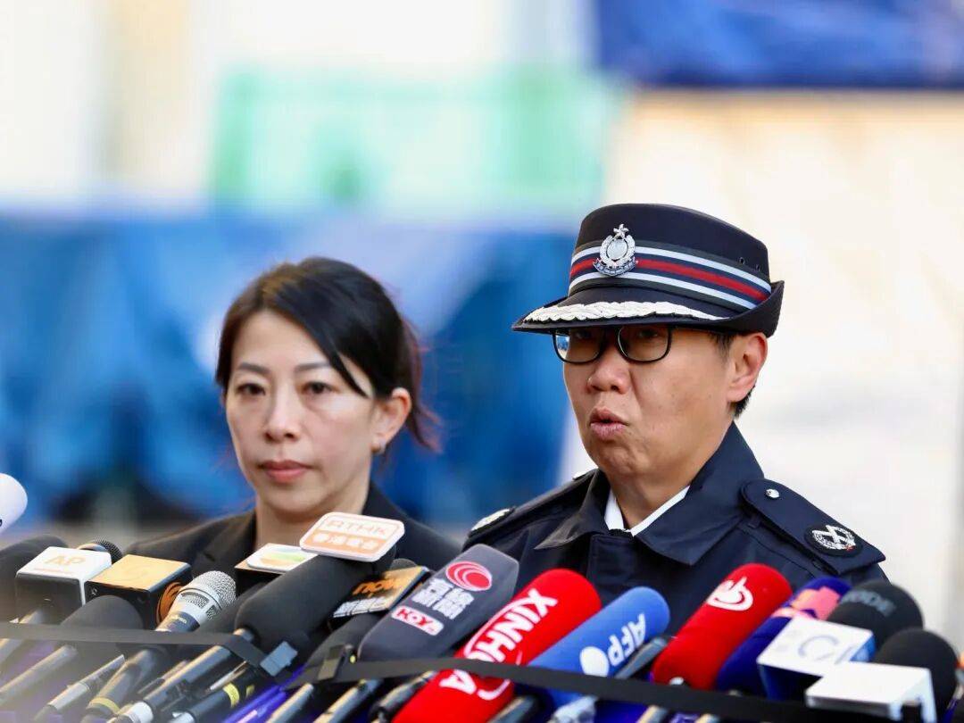 香港警方含泪哽咽通报:有的遗体已经化成灰烬,不排除最后未必能将所有失联人士带出来