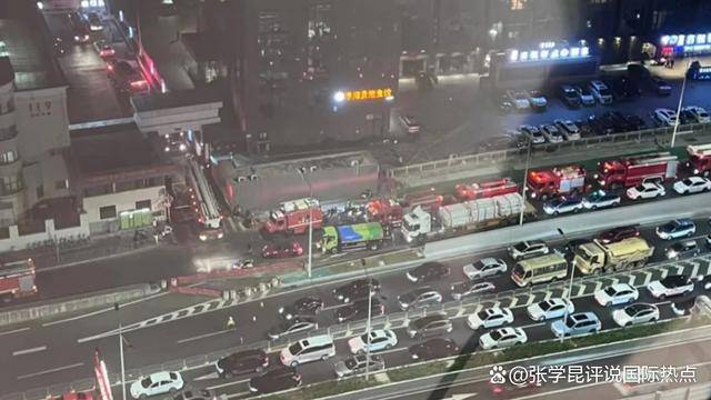 香港突发重灾!中央深夜下令之际,特首李家超,收到周边多方致电