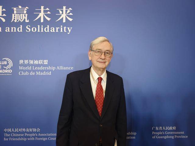 斯洛文尼亚前总统图尔克:对日本侵犯一个中国原则的做法必须保持警惕