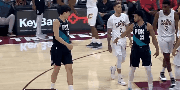 NBA|杨瀚森首节就登场得到2分1板1助1帽,开拓者半场68-58领先骑士