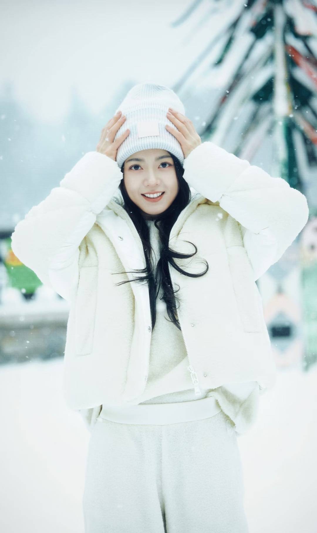 江浙沪富家女与企二代联姻如此甜,比撒糖戏码更有看头的是赵今麦的穿搭!