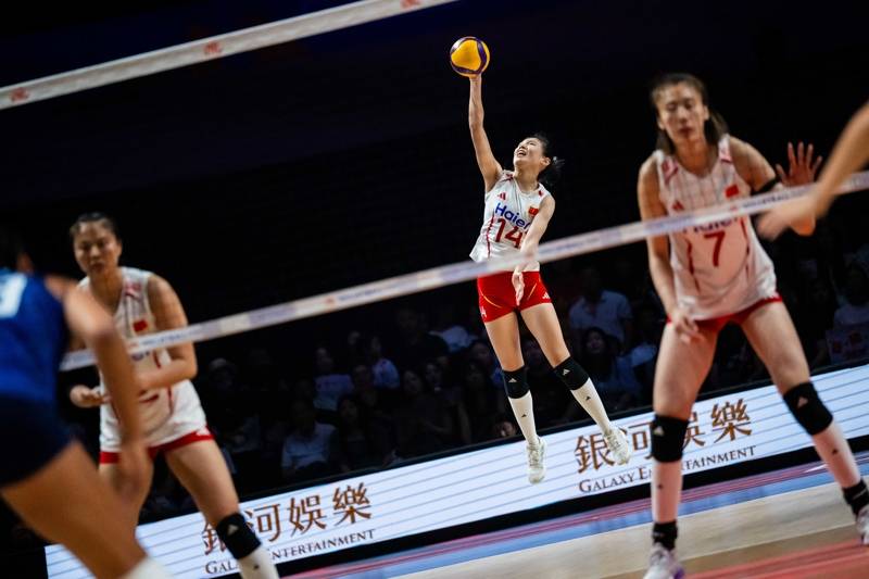 “黑八奇迹”成真!世排联总决赛,中国女排靠这一招逆转淘汰美国队!