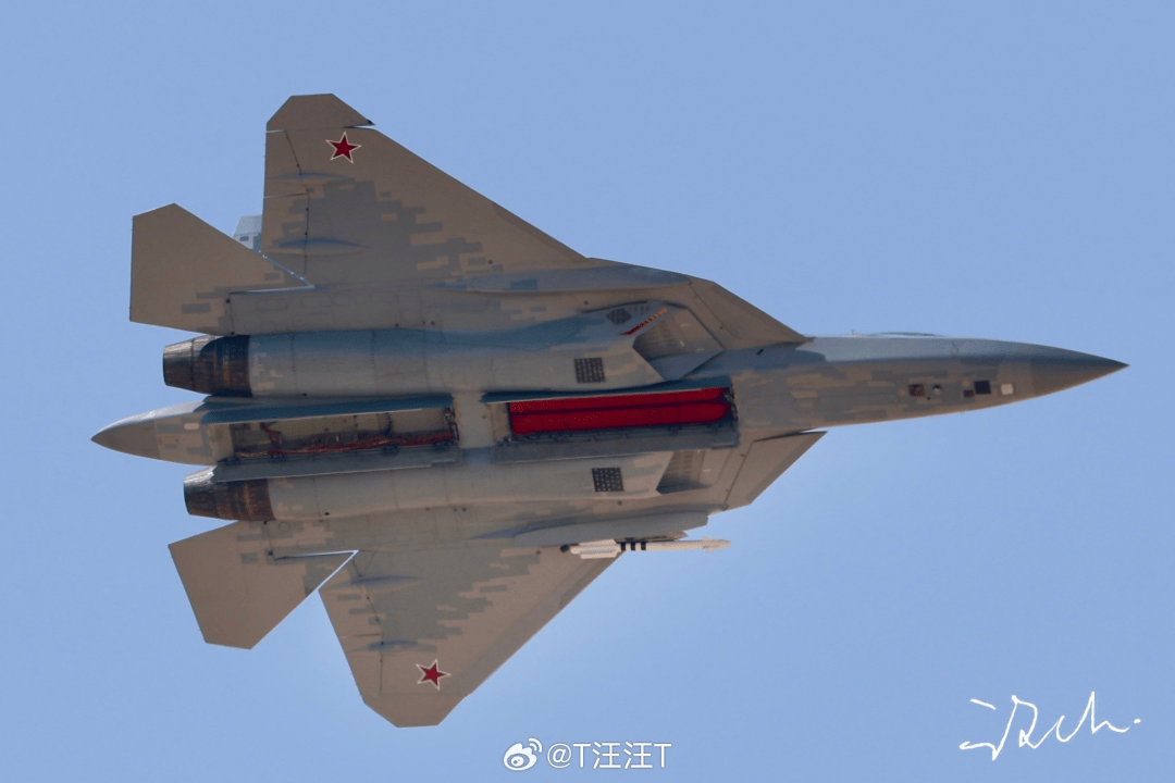 歼-20、F-22“黯然失色”?苏-57S打开弹舱惊现4枚X-69M,歼-20为何带不了空面导弹?