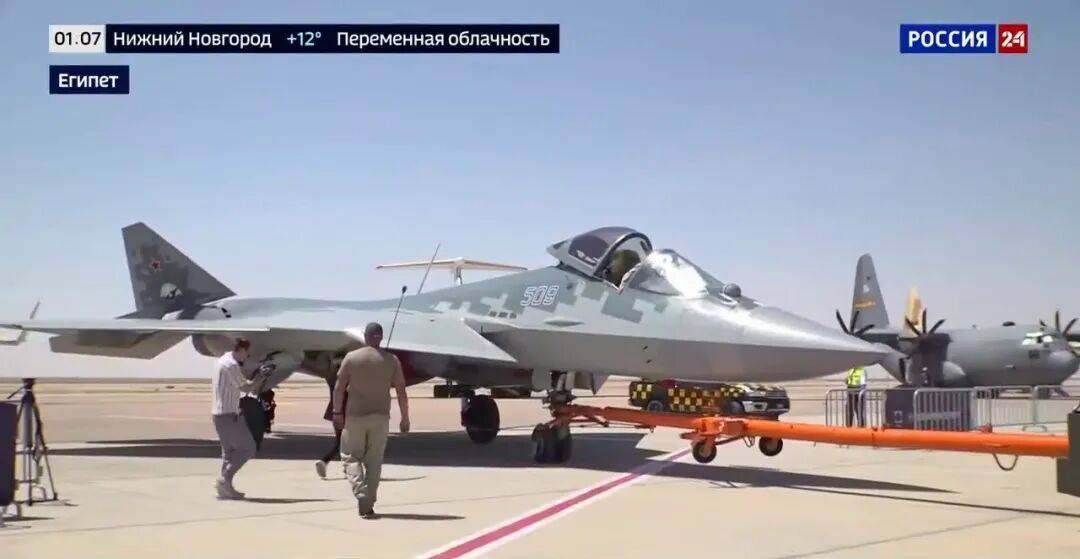 歼-20、F-22“黯然失色”?苏-57S打开弹舱惊现4枚X-69M,歼-20为何带不了空面导弹?